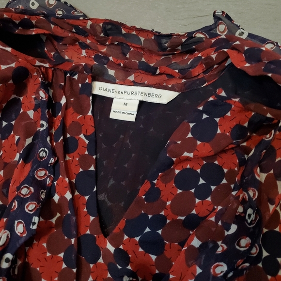 Diane Von Furstenberg 100% silk sleeveless top. Scarf. Red, navy blue. Size M. - Picture 4 of 14